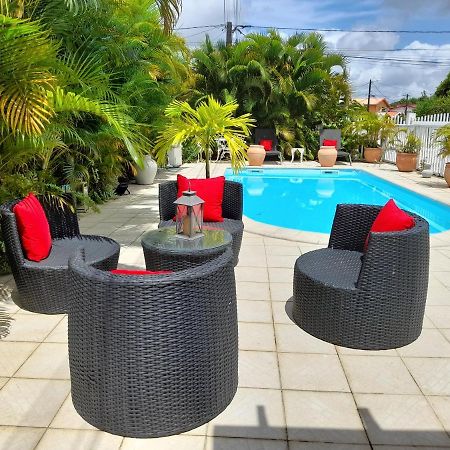 Coquet F2 Climatise Avec Piscine Au Lamentin Apartment Le Lamentin Bagian luar foto